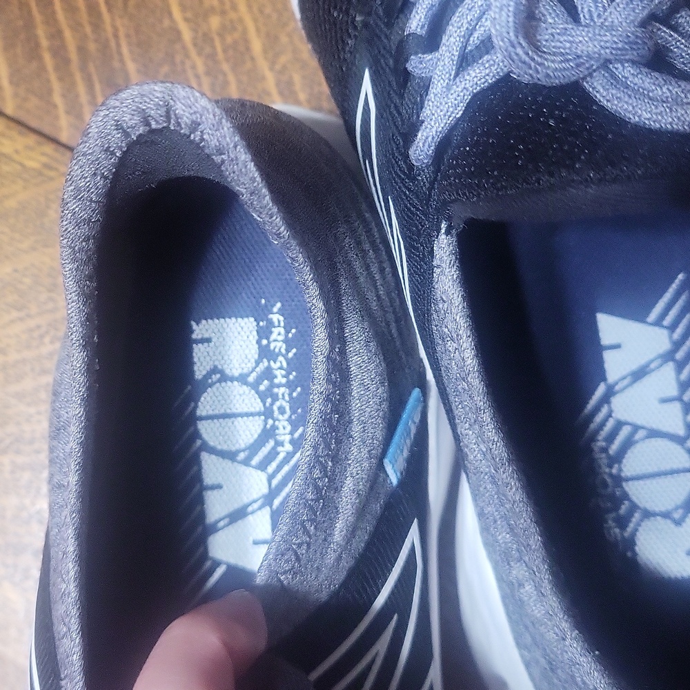 Womens New Balance Fresh Foam Roav Gym Shoes - Picture 10 of 11